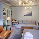 1St Floor King Suite Downtown Boutique Hotel